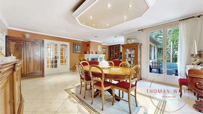 Maison - 177 m² - 8 pièces