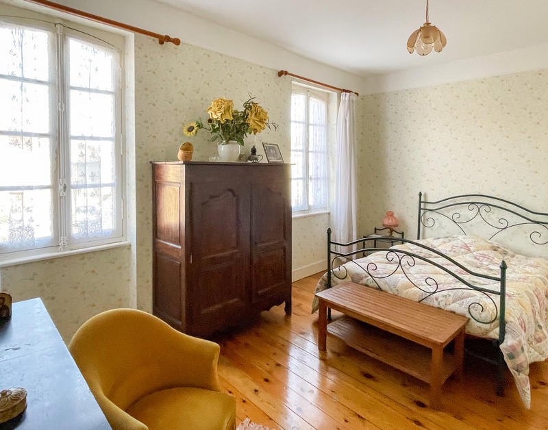 Maison - 585 m² - 10 pièces