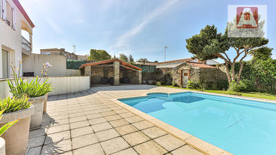 Maison - 180 m² - 7 pièces