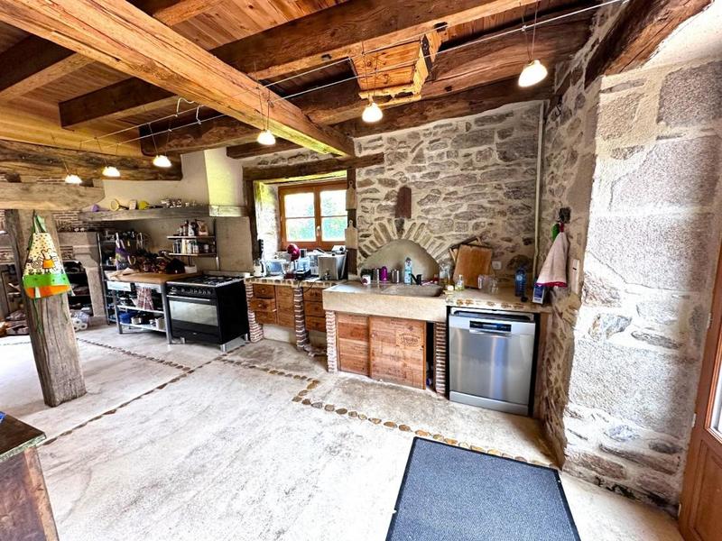 Propriété - 467 m² - 9 pièces