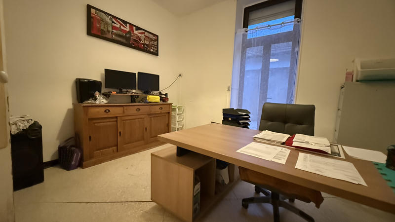 Fonds de commerce - Magasins - 256 m²