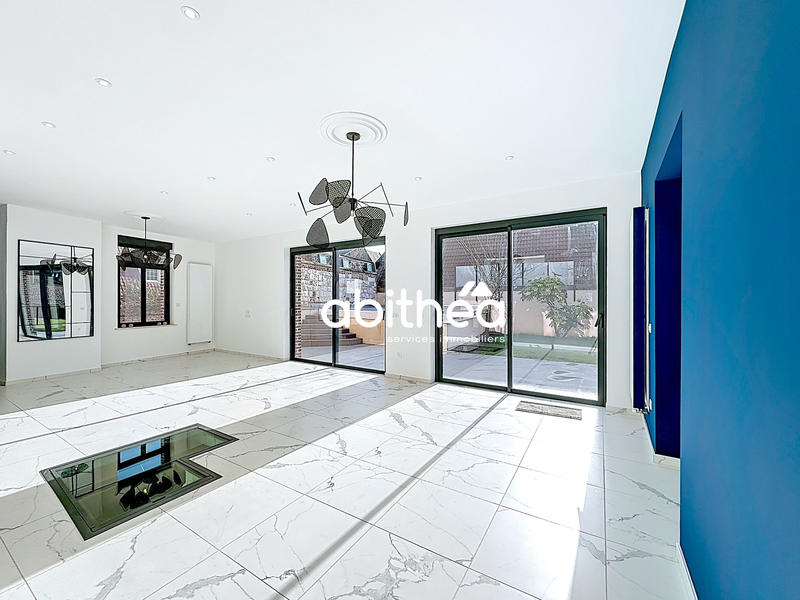 Maison - 223 m² - 8 pièces