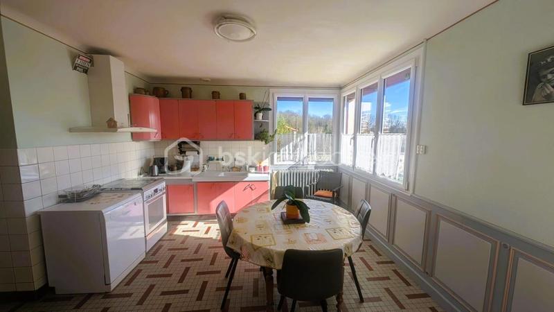 Maison traditionnelle - 90 m² - 7 pièces