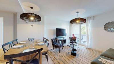 Appartement - 99 m² - 6 pièces