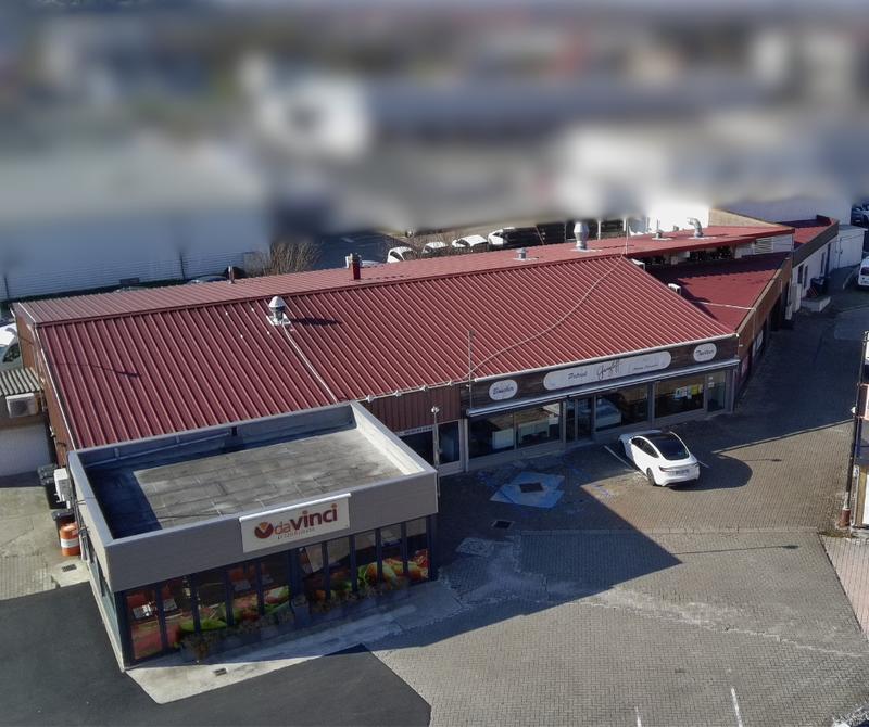 Local commercial - 667 m²