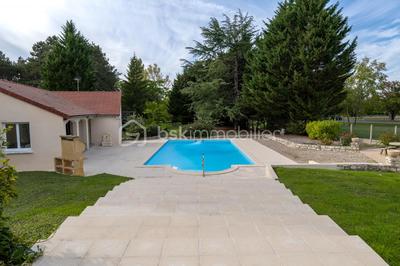 Maison - 186 m² - 7 pièces