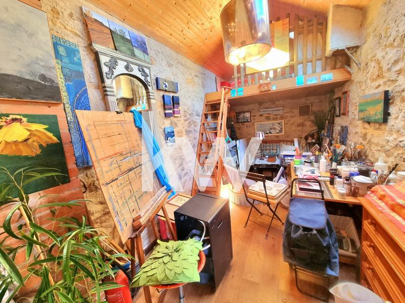 Maison - 280 m² - 11 pièces