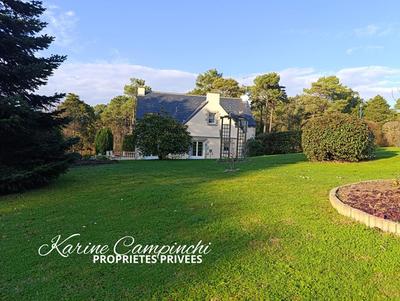 Maison - 220 m² - 6 pièces