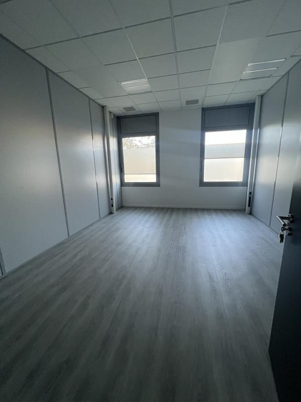 Bureau - 236 m²