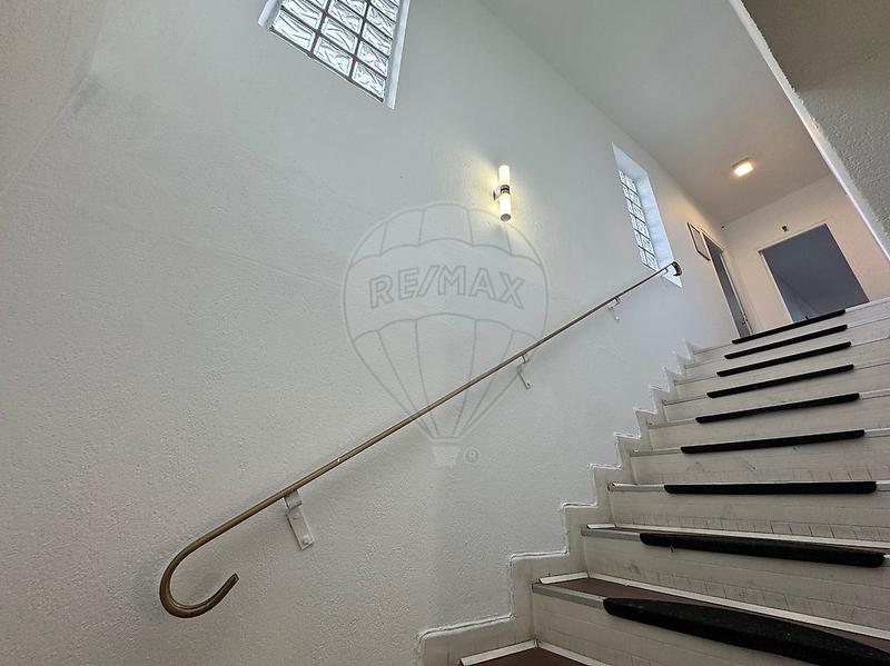 Local commercial - 80 m² - 5 pièces