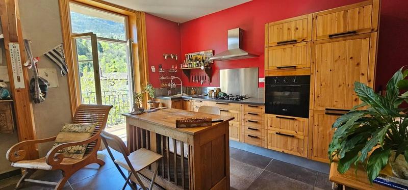 Maison - 282 m² - 10 pièces