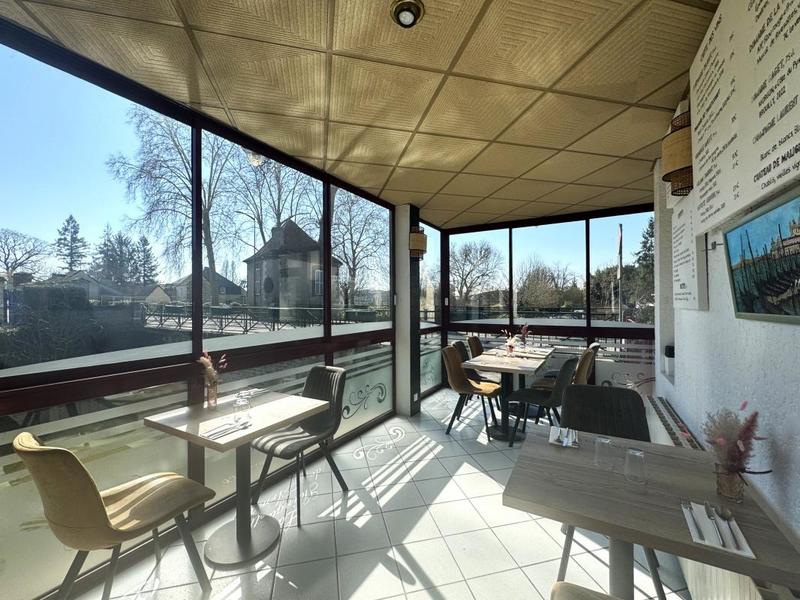 Local commercial - 350 m² - 10 pièces