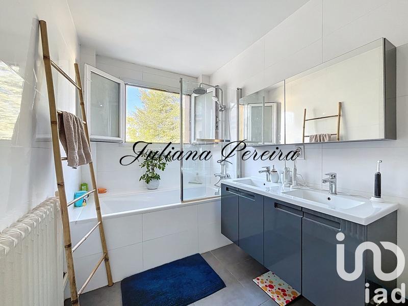 Appartement - 95 m² - 5 pièces