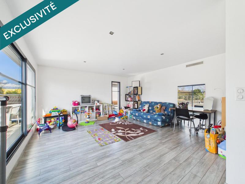 Maison - 270 m² - 10 pièces