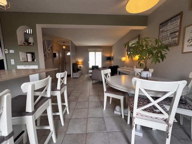 Maison - 96 m² - 6 pièces