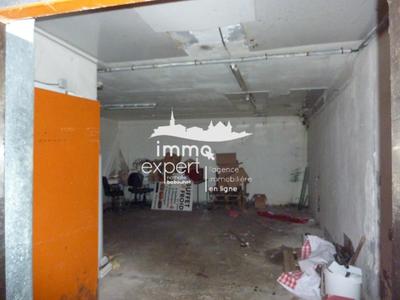 Local commercial - 211 m² - 7 pièces