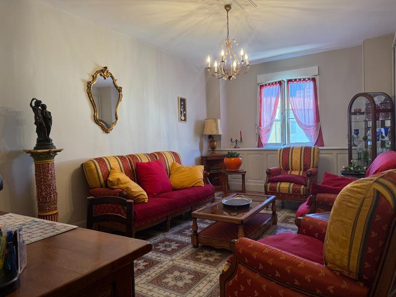 Appartement - 180 m² - 7 pièces