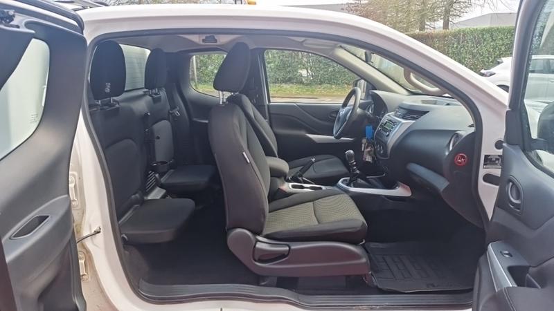 Nissan Navara 2.3 dci 160 king cab visia pack