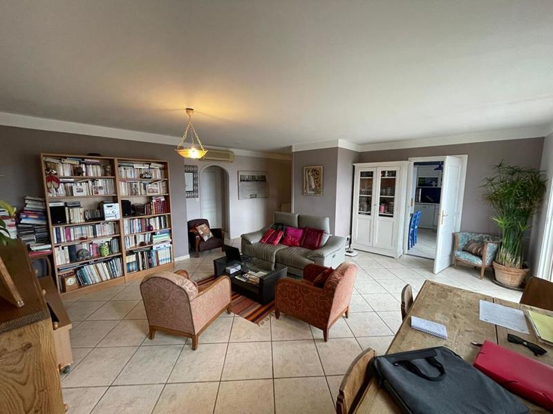 Appartement - 100 m² - 5 pièces