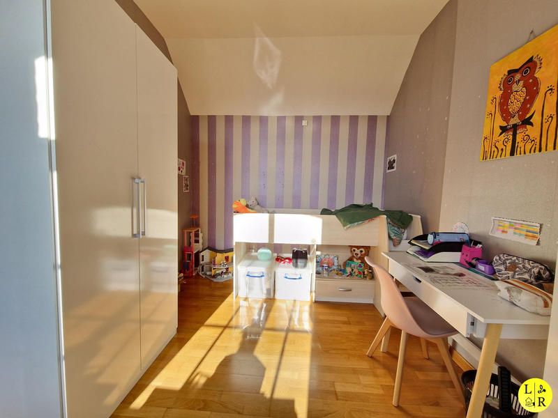 Maison - 230 m² - 7 pièces