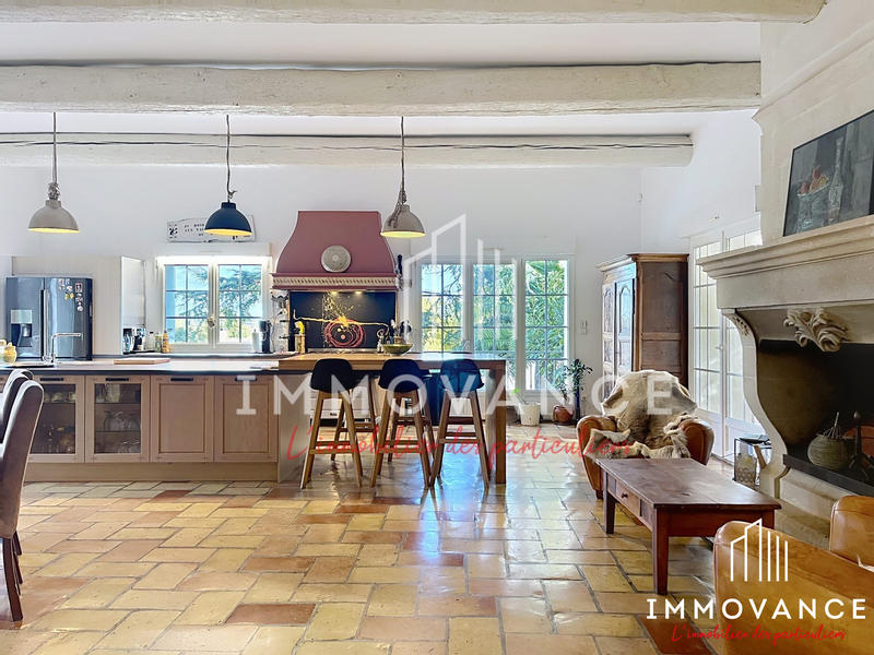 Maison - 275 m² - 7 pièces