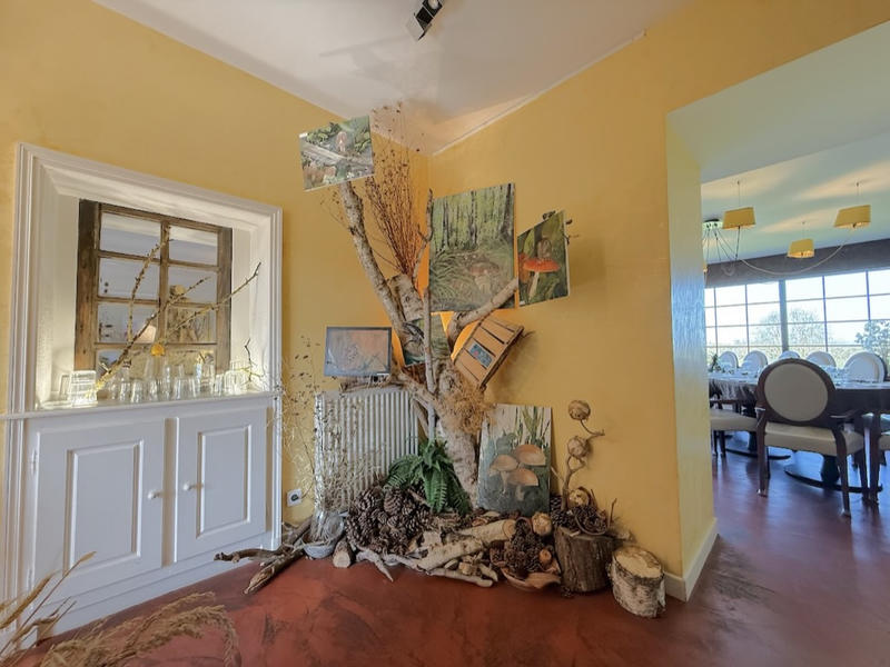 Maison - 410 m² - 9 pièces