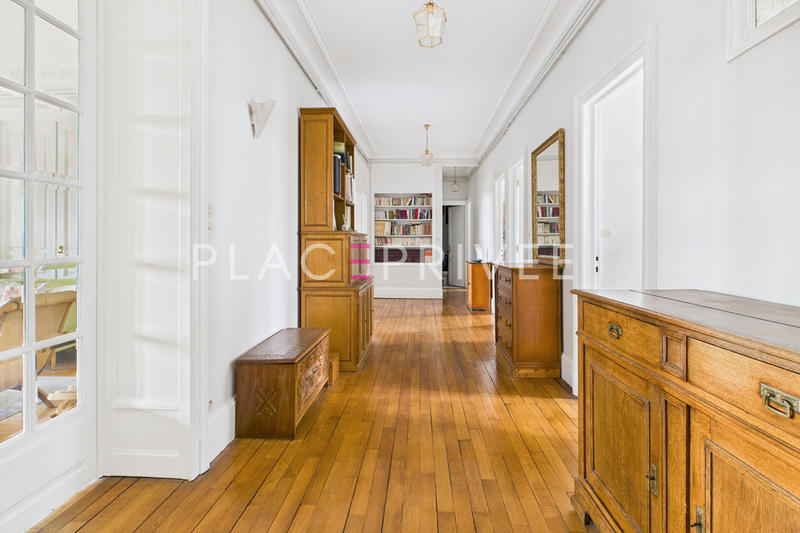 Appartement - 174 m² - 6 pièces