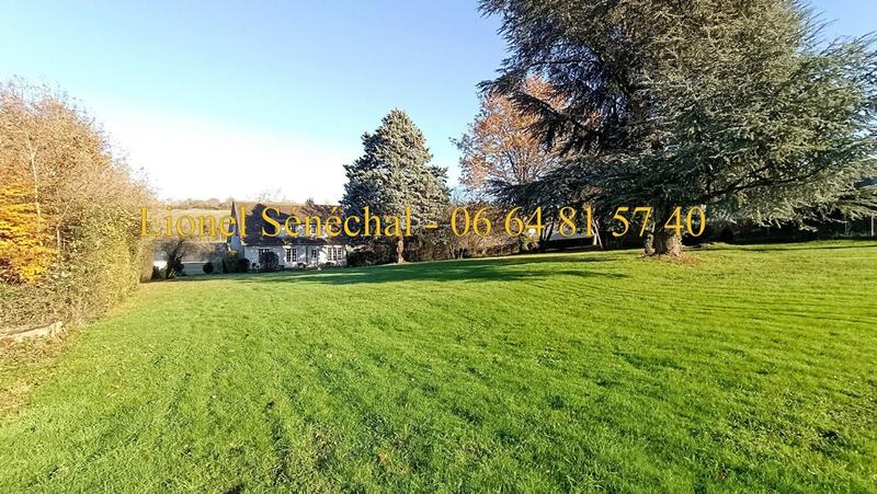 Terrain constructible - 1 525 m²