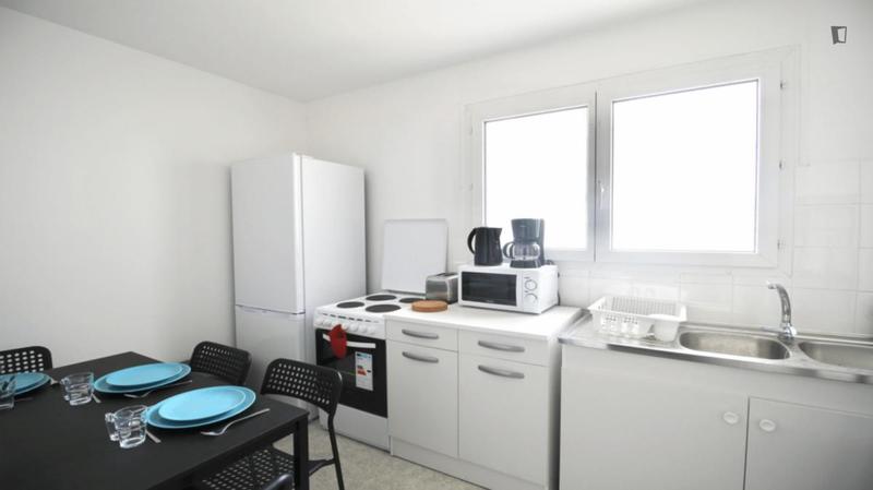 Chambre - 11 m² - 4 pièces