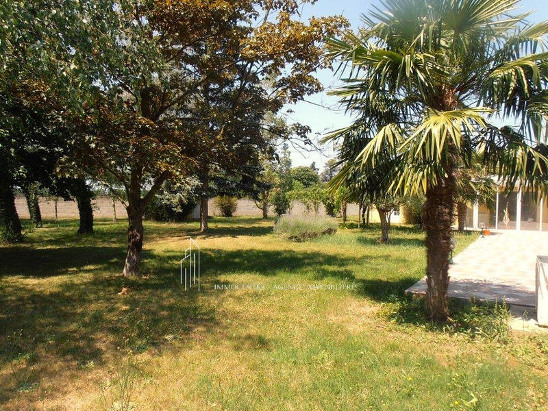 Villa - 220 m² - 9 pièces