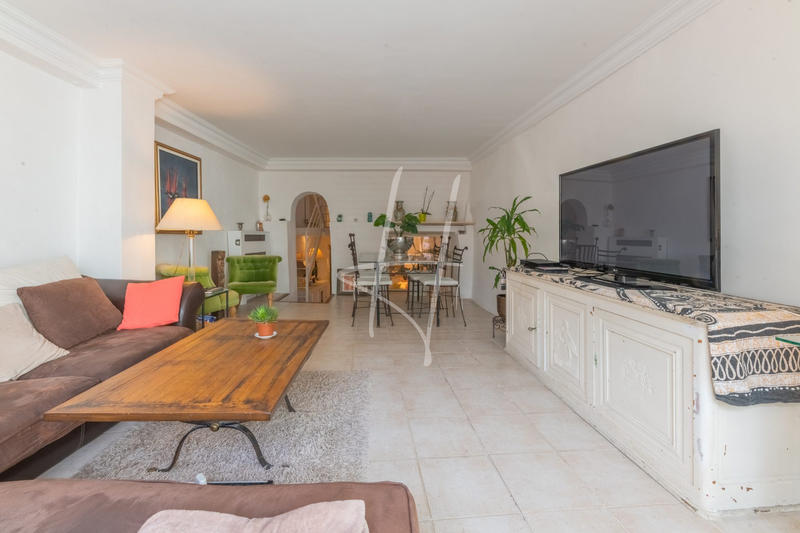 Maison traditionnelle - 137 m² - 6 pièces