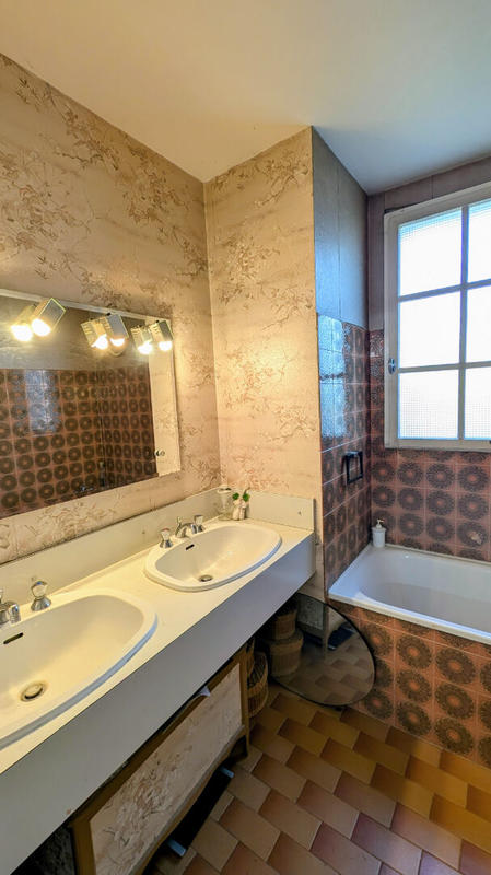 Maison - 157 m² - 7 pièces