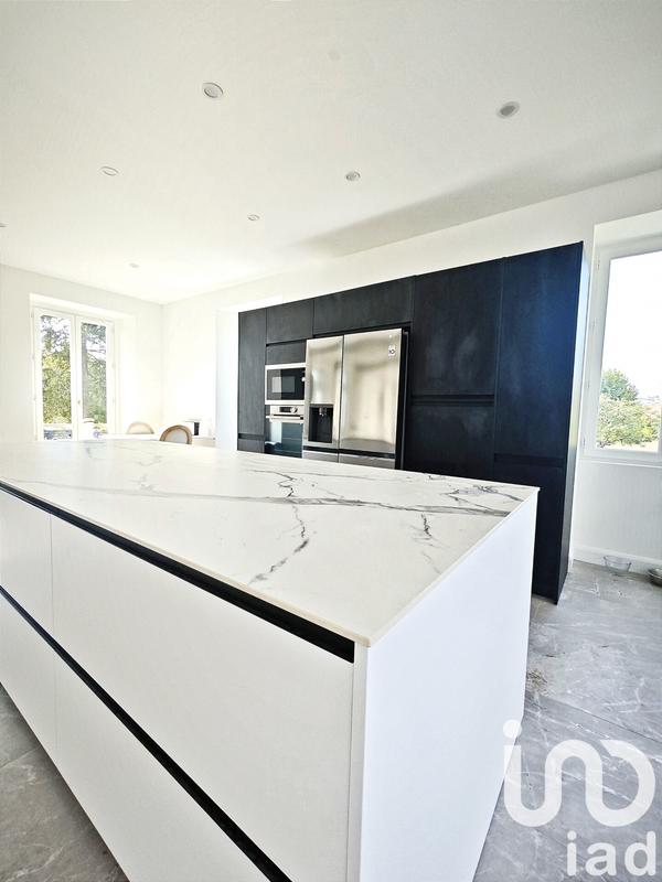 Château - 215 m² - 6 pièces