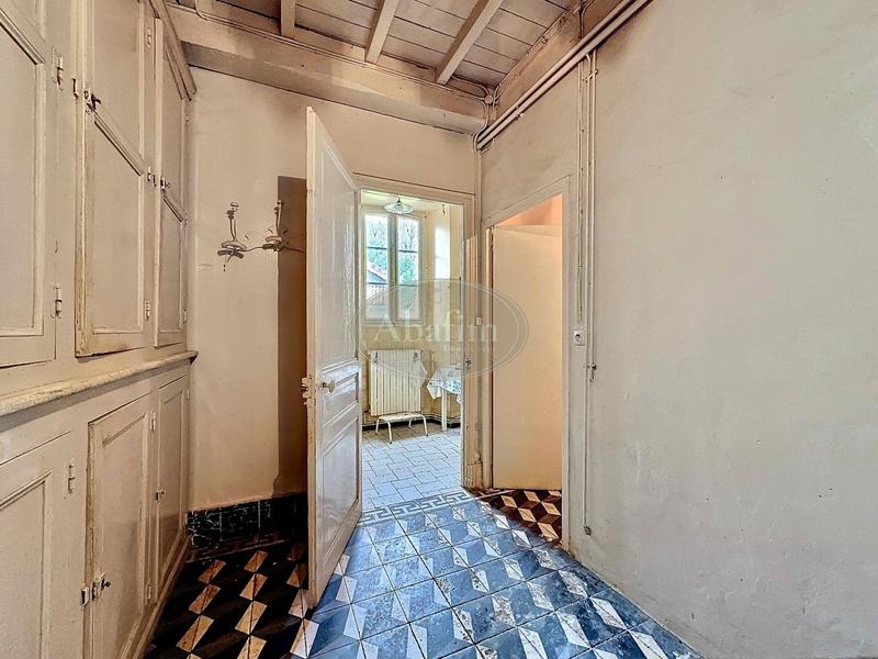 Maison - 300 m² - 12 pièces