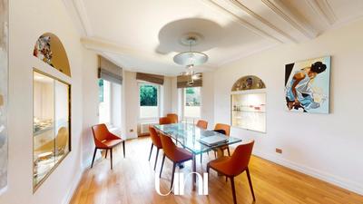 Château - 400 m² - 5 pièces