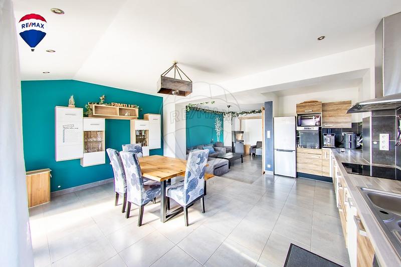 Maison - 137 m² - 6 pièces