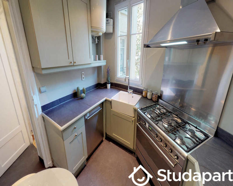 Chambre - 130 m² - 1 pièce