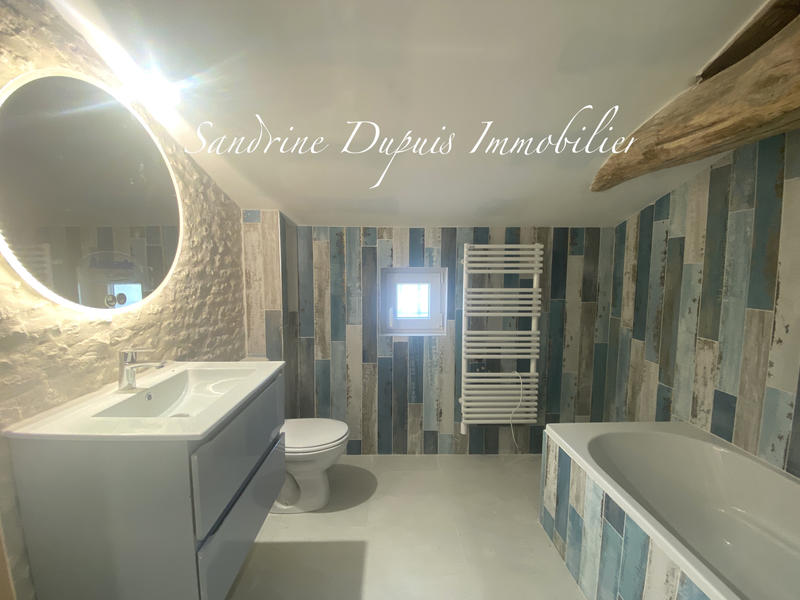 Maison - 220 m² - 7 pièces