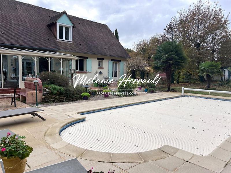 Maison - 223 m² - 9 pièces