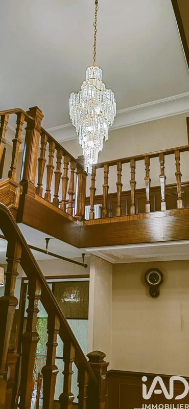 Maison - 300 m² - 12 pièces