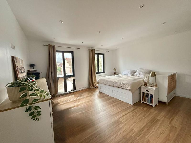 Maison - 180 m² - 7 pièces