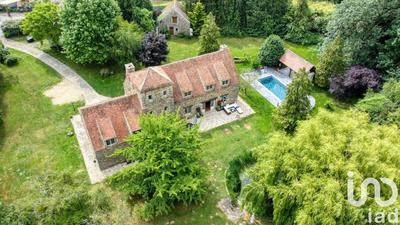 Maison - 353 m² - 8 pièces