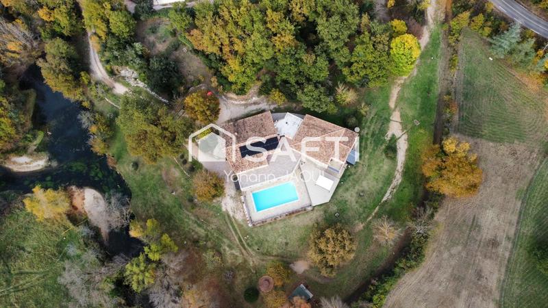 Maison - 570 m² - 14 pièces