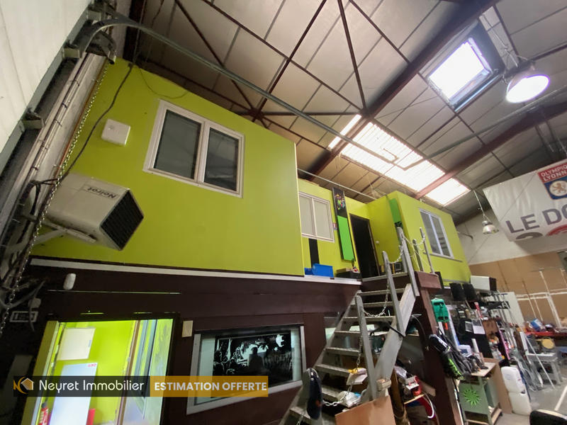 Local d'activités - 253 m²