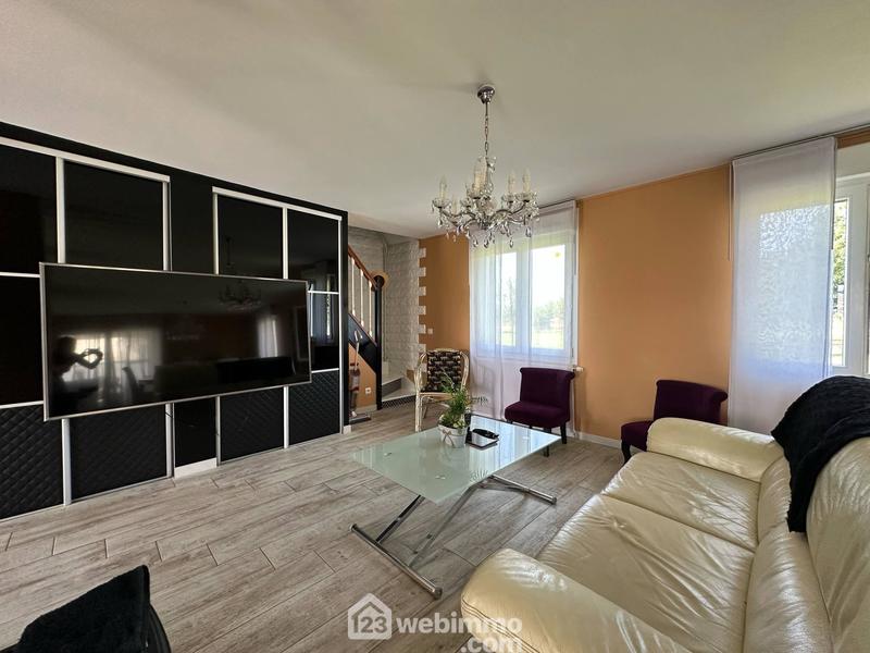 Maison - 204 m² - 9 pièces