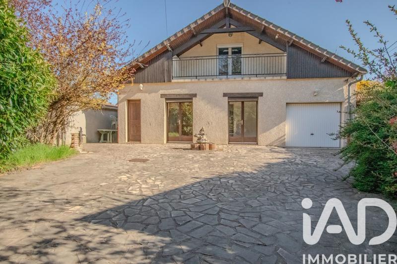 Maison - 152 m² - 8 pièces