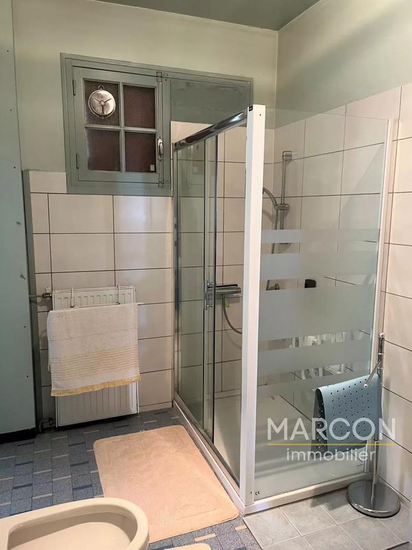 Maison - 186 m² - 10 pièces