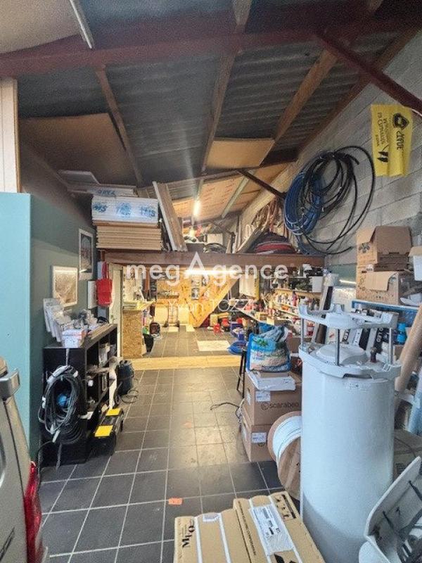 Local commercial - 180 m² - 5 pièces