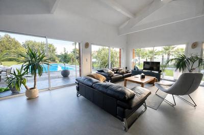 Maison - 252 m² - 5 pièces