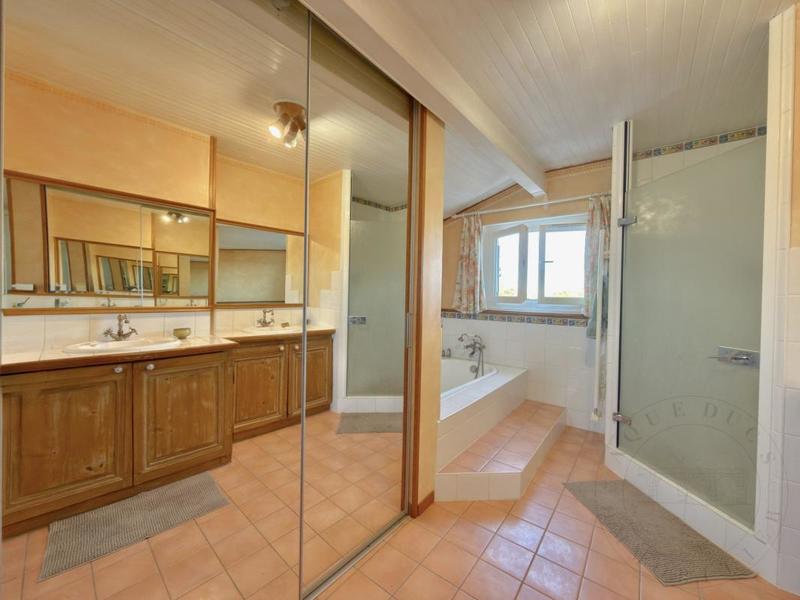 Maison - 192 m² - 9 pièces